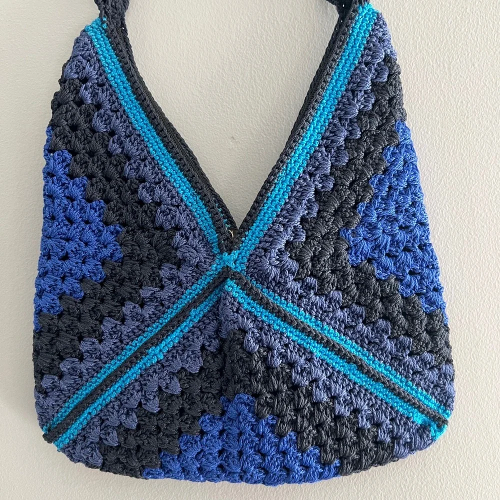 Boho Crochet Shoulder Bag Purse‎ Blue Floral Accent Retro 70s Hippie 11x12